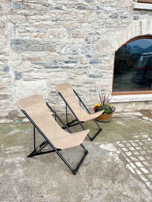 Villa Tom Rocky'S Farmyard Templemore Exterior foto