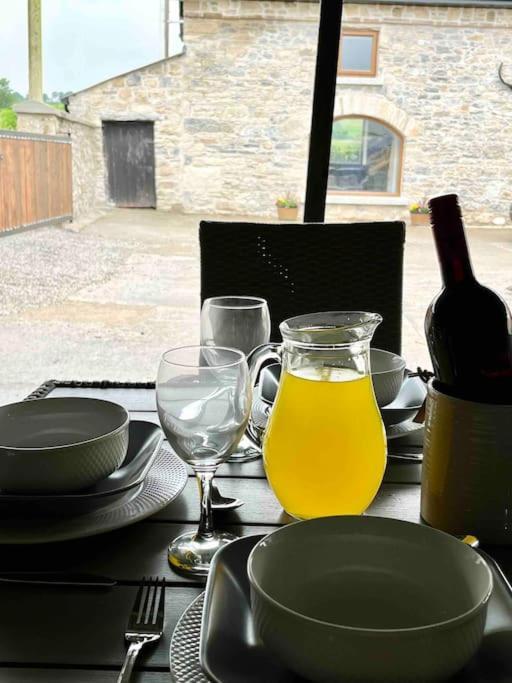 Villa Tom Rocky'S Farmyard Templemore Exterior foto