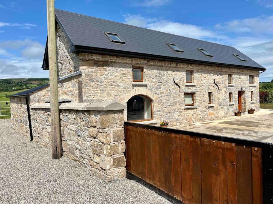 Villa Tom Rocky'S Farmyard Templemore Exterior foto